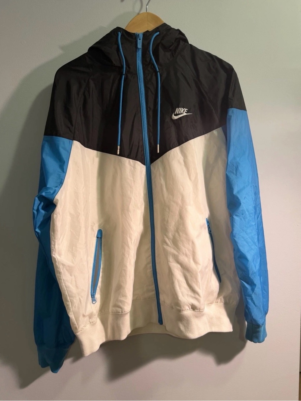 Nike Black, White & Blue Colorblock Hooded Windbreaker
